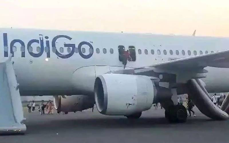 خراب موسم: وزیراعلیٰ کا طیارہ بڑے حادثے سے بال بال بچ گیا