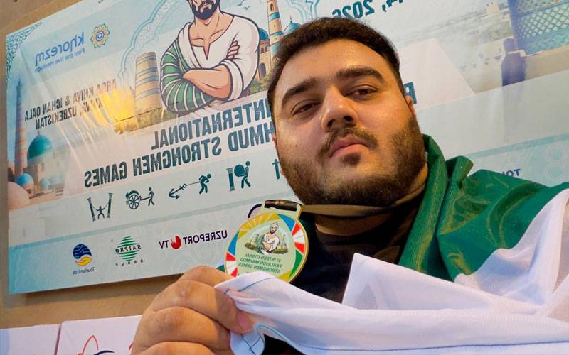 نوح دستگیر نے ازبکستان میں   جلال الدین تلوار  مقابلہ میں گولڈ میڈل جیت لیا