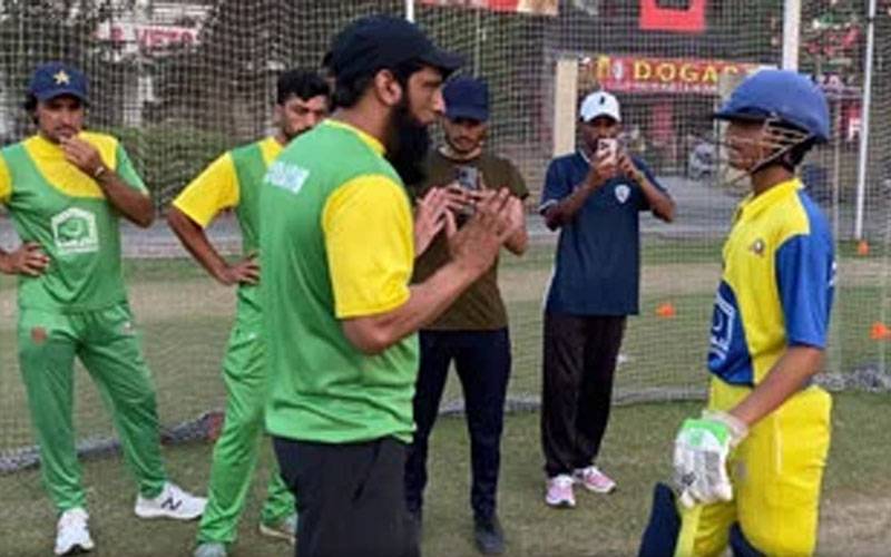 محمد یوسف بچوں کو سکھانے اکیڈمی پہنچ گئے 