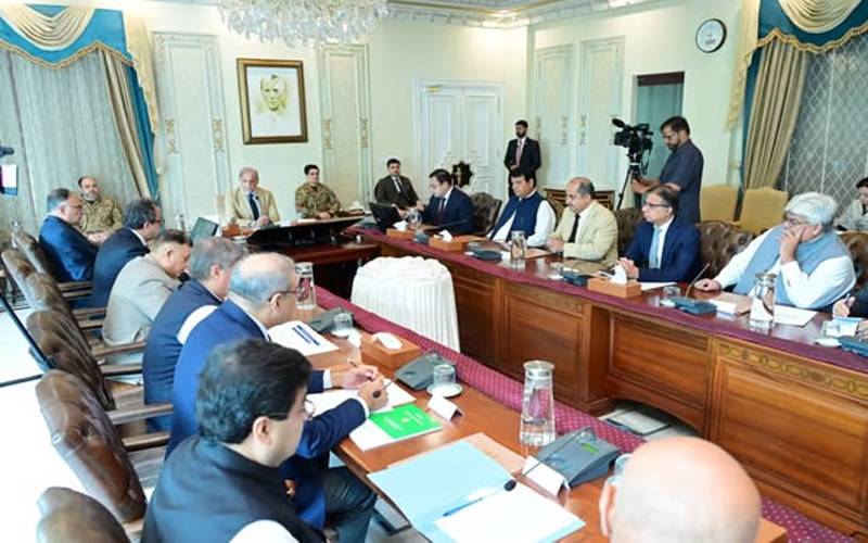 گلگت بلتستان کیلئے 100 میگا واٹ شمسی بجلی منصوبے کےاخراجات وفاق اٹھائے گا:وزیراعظم