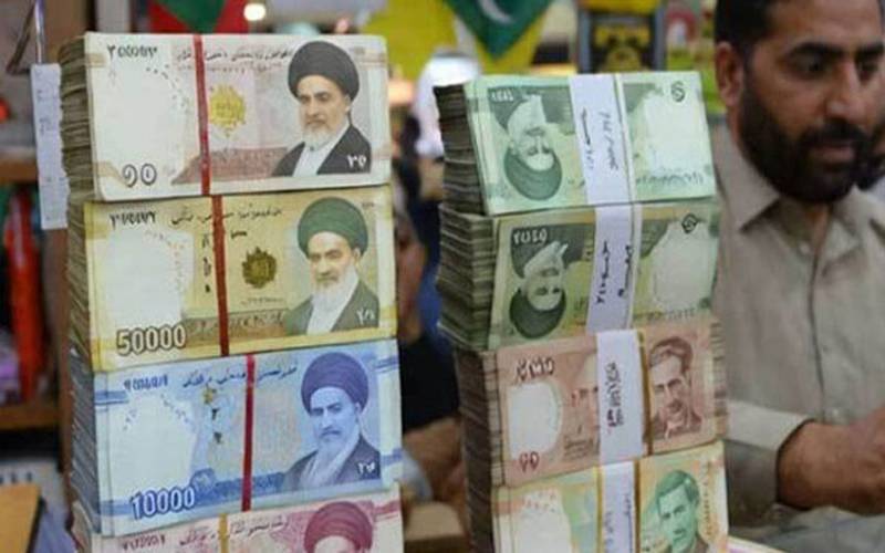 کرنسی مارکیٹ میں ہلچل : ریال کی قدر میں تیزی سے اضافہ ،ڈالر کی قیمت نیچے آگئی