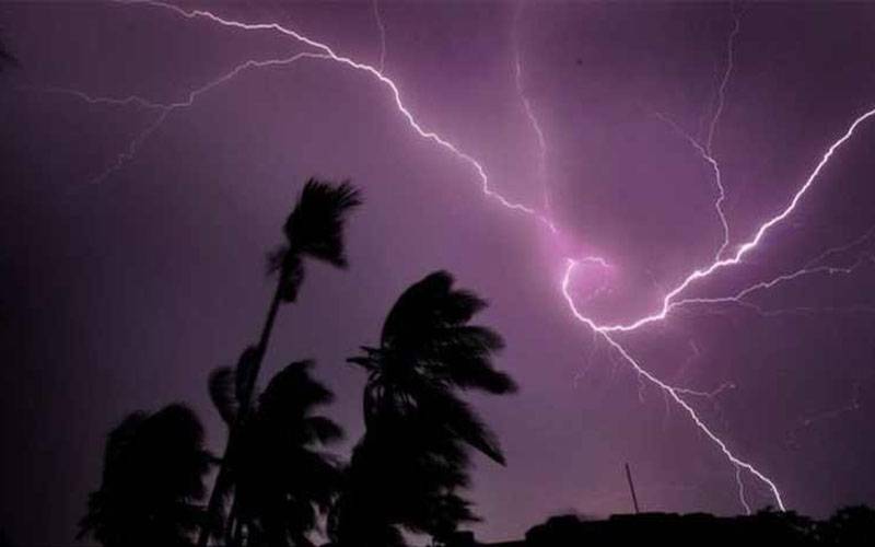 ہنگو میں آسمانی بجلی گرنے سے 3 افراد جاں بحق، 4 زخمی