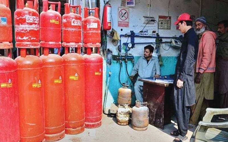 مہنگائی کا نیا وار: ایل پی جی 500 روپے فی کلو تک جا پہنچی، شہری پریشان