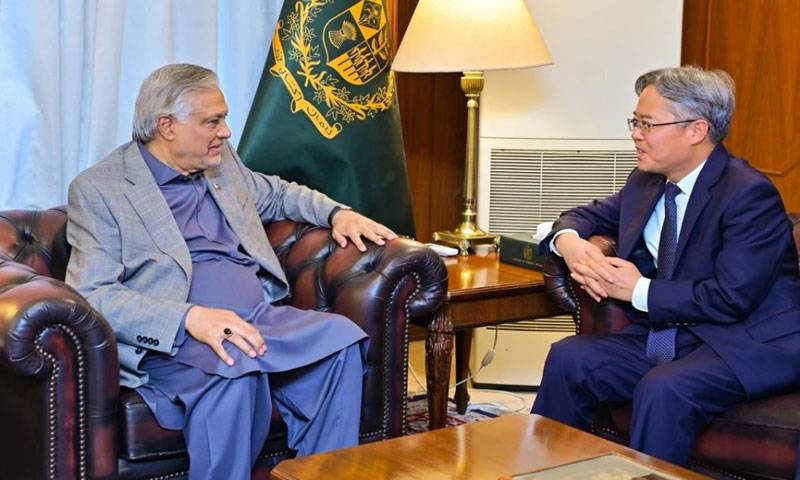 اسحاق ڈار اور چینی سفیر کی ملاقات، دوطرفہ تعلقات اور علاقائی امن پر تبادلہ خیال