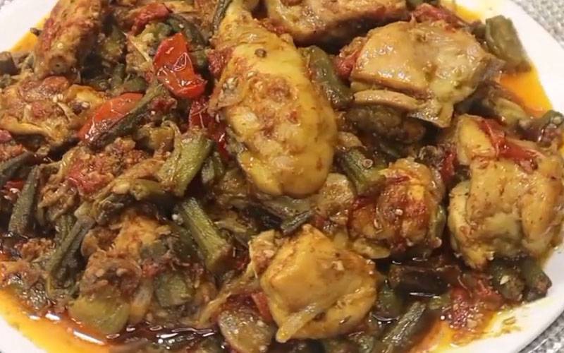 بھنڈی گوشت: ایسی مزیدار ترکیب کہ ڈائٹ کرنیوالے بھی کھانے کے بعد انگلیاں چاٹتے نظر آئیں 