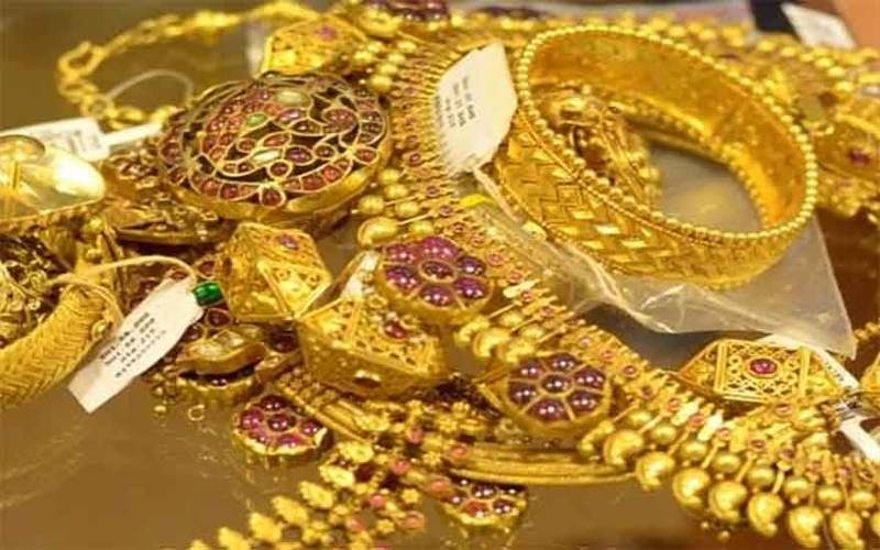 سونے کی قیمتوں میں ہزاروں روپے کی کمی،جانیے فی تولہ کتنے کا ہو گیا