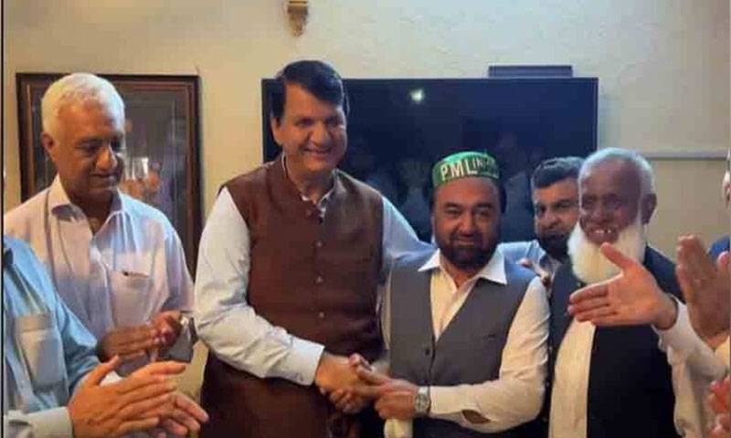  ایڈووکیٹ عمران خان مٹا نے پاکستان مسلم لیگ (ن) میں شمولیت اختیار کر لی