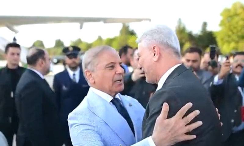 وزیر اعظم شہباز شریف ترکیہ کے دوطرفہ دورے پر استنبول پہنچ گئے