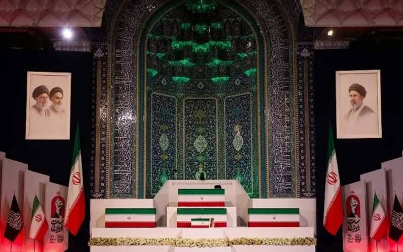  آیت اللہ خامنہ ای کی تعزیتی تقریبات،ہزاروں سوگوار گرینڈ مصلیٰ پہنچ گئے