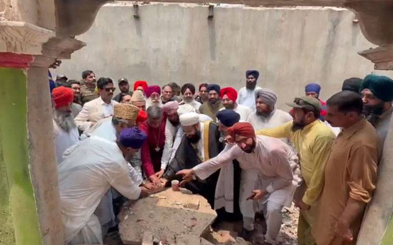  فاروق آباد میں دھرم شالہ کی دیوار کی تعمیرِ نو، ب جھوٹاھارتی پروپیگنڈا زمیں بوس ہوگیا