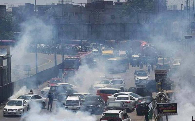دھواں چھوڑنے والی گاڑیوں کے ڈرائیورز کالائسنس معطل کرنے کا فیصلہ