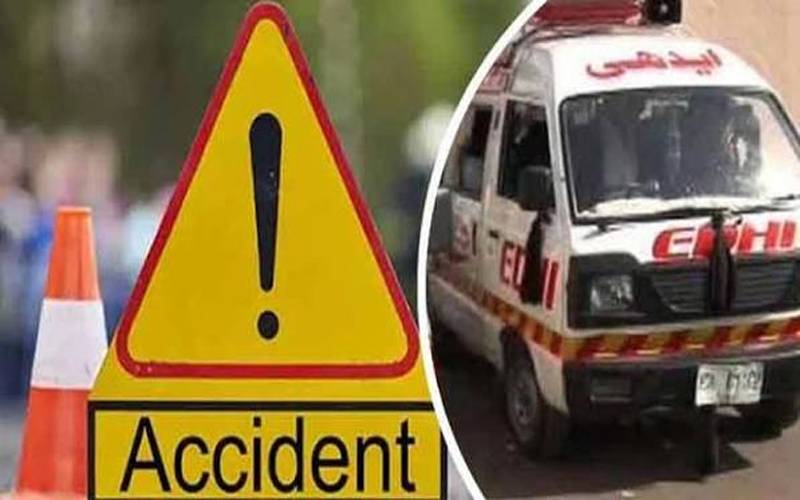 سوات: گاڑی بریک فیل ہونے سے گہری کھائی میں جا گری، 10 افراد زخمی