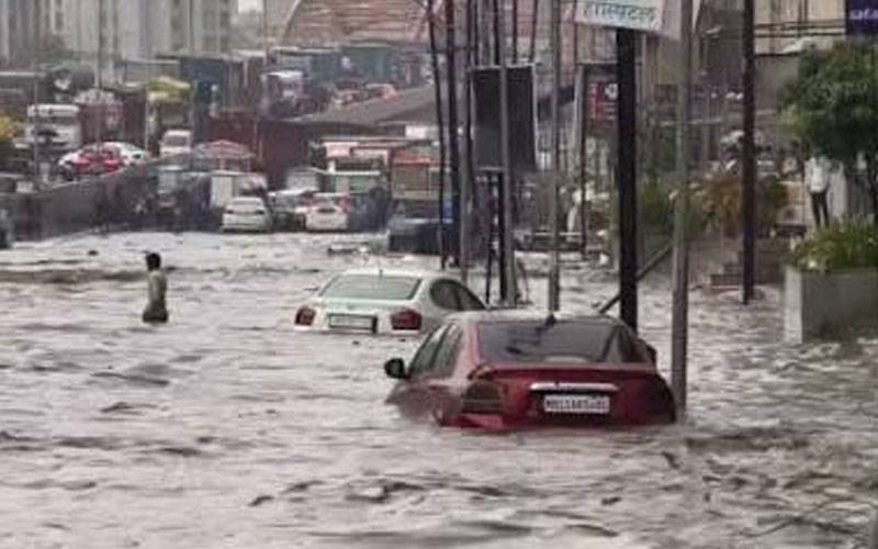 شدید بارشوں نے ممبئی کو ہلا کر رکھ دیا، 8 افراد جاں بحق