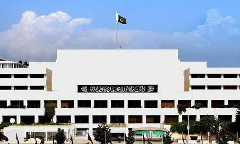 پیٹرولیم سٹینڈنگ کمیٹی اجلاس : لیوی بڑھنے پر اراکین میں گرما گرمی، شدید اعتراضات