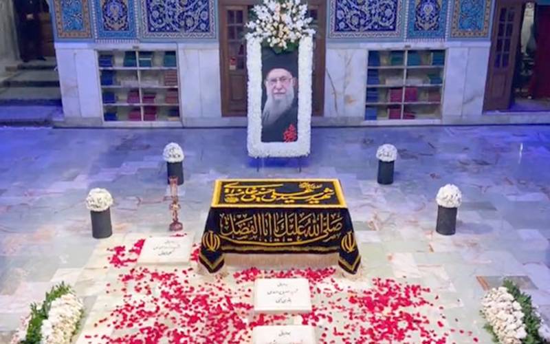 ایران کے شہید سپریم لیڈر آیت اللہ خامنہ ای کی قبر کی ویڈیو جاری