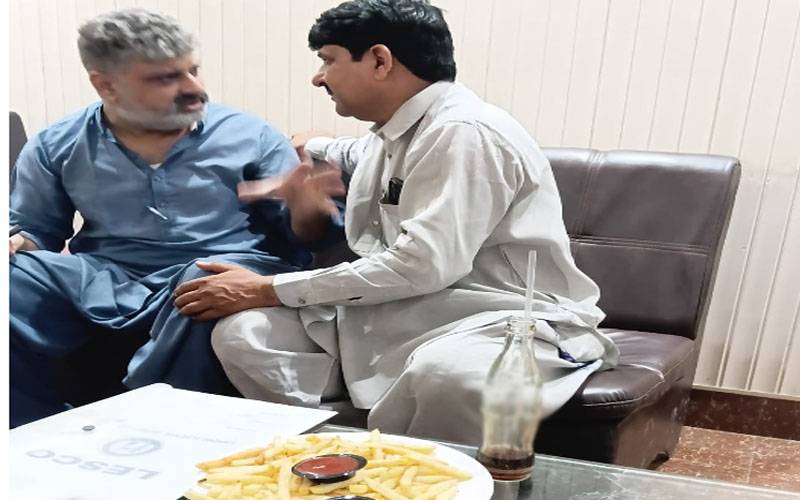  لیسکوصارفین کیساتھ مالی فراڈ کرنے والا رنگے ہاتھوں پکڑا گیا 