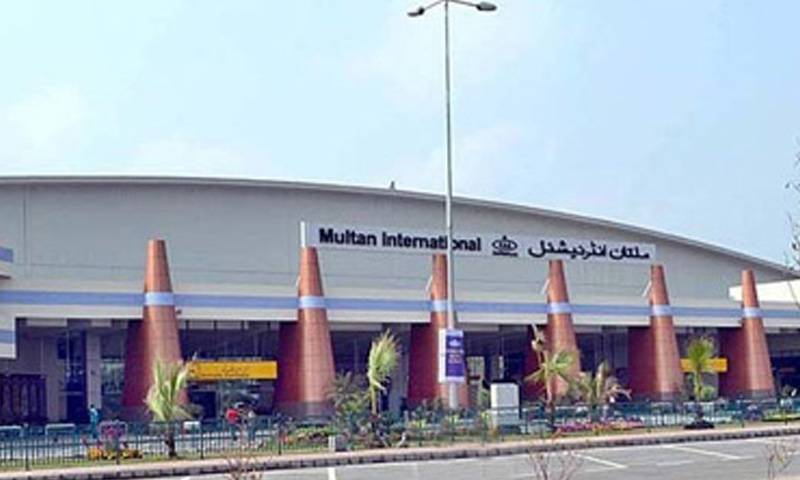 ملتان ائیرپورٹ پر کینیا اور نیپال جانے والی دو  خواتین کو  آف لوڈ کر دیاگیا