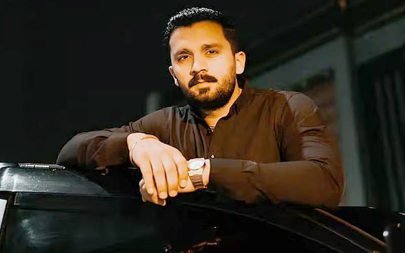 معروف یوٹیوبر رجب بٹ کیخلاف تھانہ نواب ٹاؤن میں مقدمہ درج
