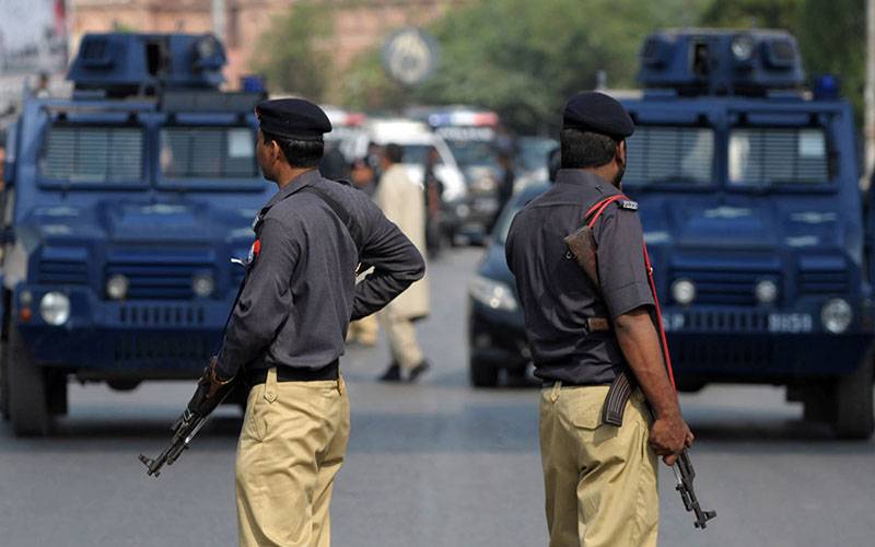 کراچی :موچکو پولیس کا سمگلنگ کیخلاف بڑا آپریشن ، انڈین گٹکے کی 3 گاڑیاں پکڑی گئیں 