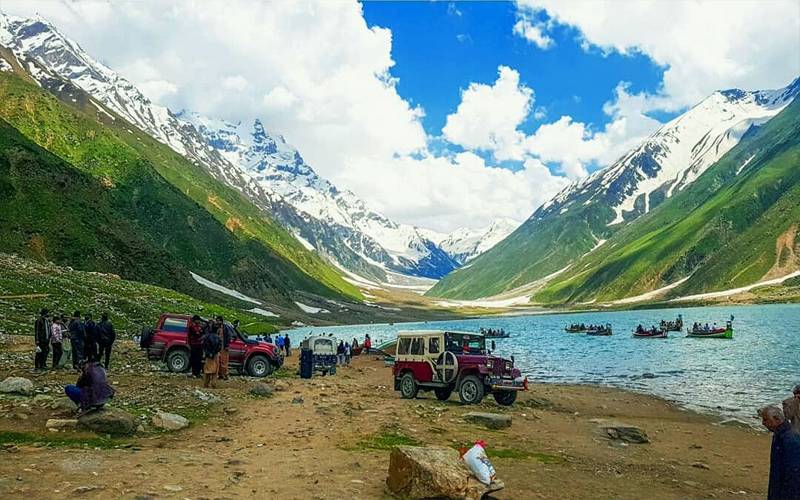  جھیل سیف الملوک کو سیاحوں کے لئے کھول دیا گیا
