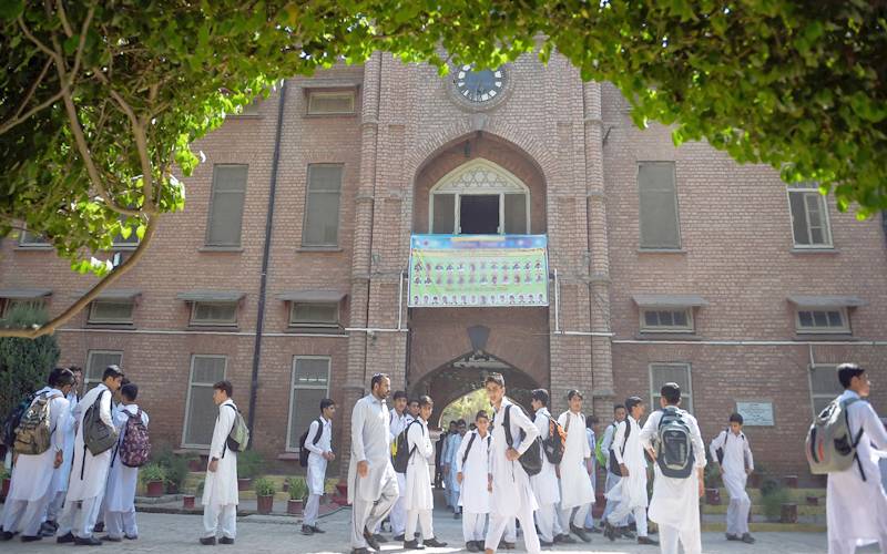 خیبرپختونخوا میں نافذ تعلیمی ایمرجنسی کے باوجود سینکڑوں سکولوں کے طلبہ فیل 