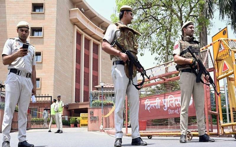 بھارتی فضائیہ کا ونگ کمانڈر دفاعی معلومات افشا کرنے کے الزام میں گرفتار 