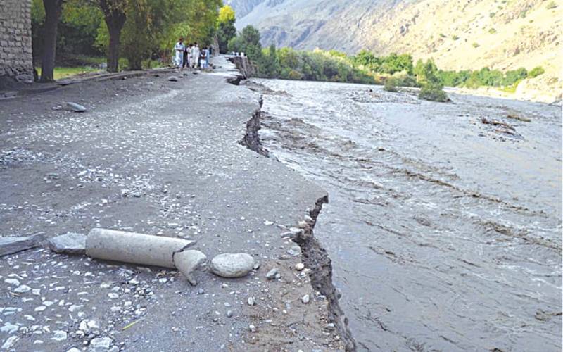 چترال میں سیلاب سے صورتحال تشویشناک، دریا کا بہاؤ متاثر ہونے سے مزید نقصان کا خدشہ 