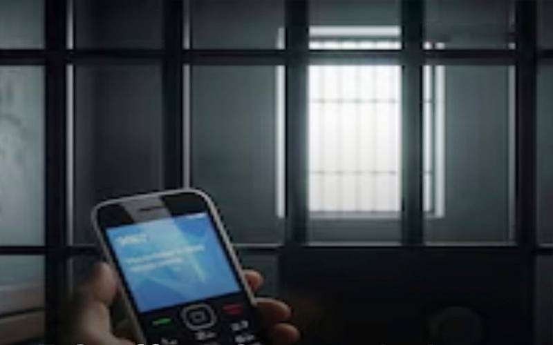 موبائل فونزبرآمد ہونے پر اڈیالہ جیل کے 3 قیدی اٹک جیل منتقل، 5 ملازمین معطل 