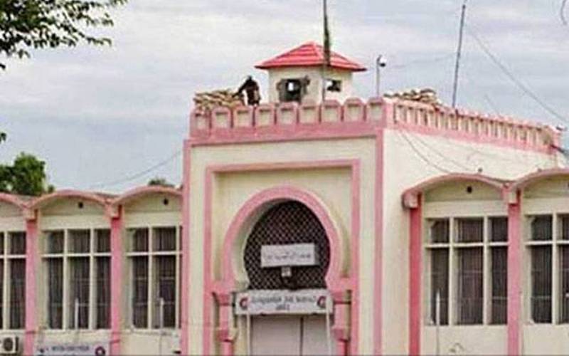 عمران خان کو جیل میں کتابیں فراہم کردی گئیں