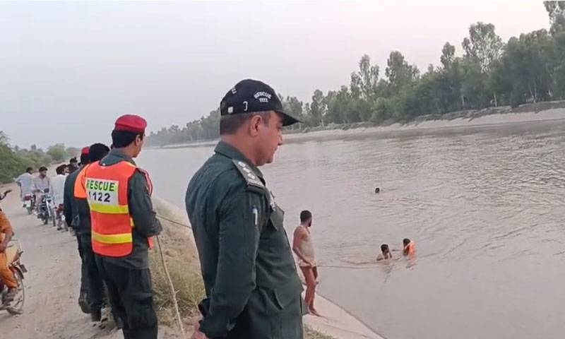 کوٹ ادو:لوڈر رکشہ حادثے میں مرنیوالوں کی تعداد 12 ہو گئی,مزید 3 بچوں کی نعشیں برآمد
