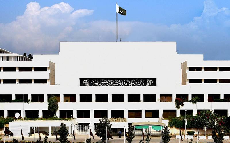 سپیکر ایاز صادق کا بڑا ایکشن:قومی اسمبلی کے سیکیورٹی اسسٹنٹ وقاص احمد معطل