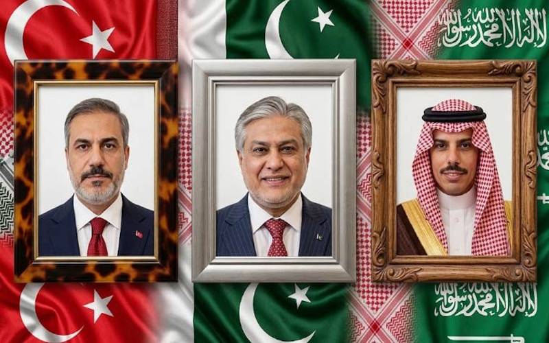 اسحاق ڈار کی سعودی اور ترک وزرائے خارجہ سے گفتگو، علاقائی صورتحال پر تبادلہ خیال  