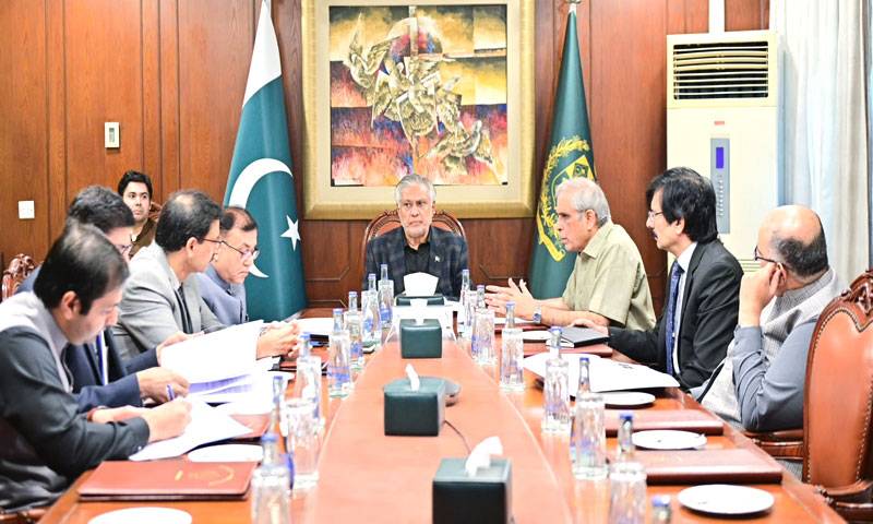 نائب وزیراعظم کی سرکاری ملازمتوں پر بھرتیوں کو شفاف بنانے، عدم مداخلت کی ہدایت 