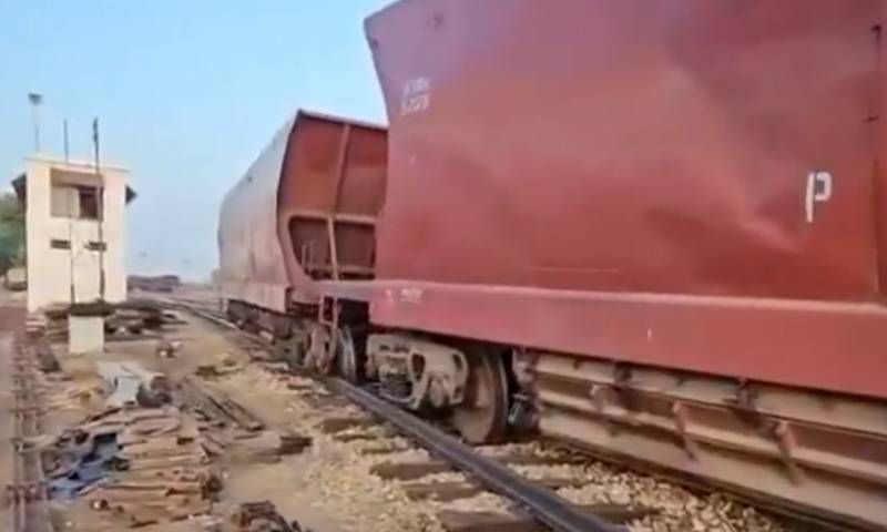 کوٹری میں کوئلے سے لدی مال گاڑی کو حادثہ