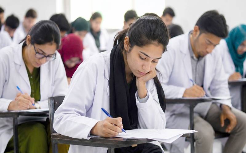 میڈیکل وڈینٹل کالجز میں داخلوں کیلئے ایم ڈی کیٹ امتحان کاشیڈول جاری