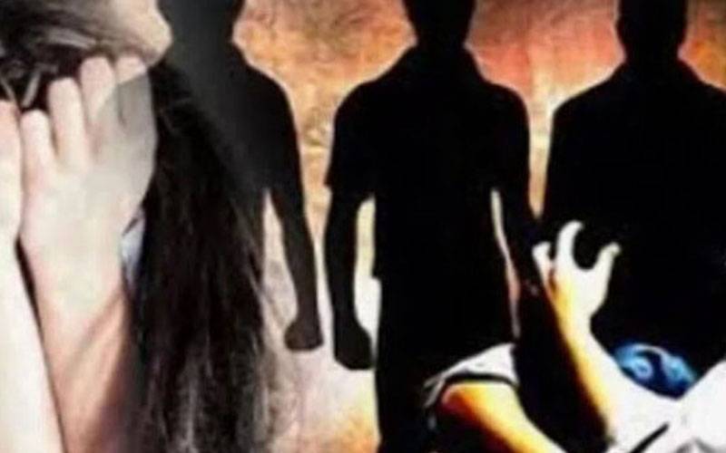 پشاور: کمسن بچی اور شوہر کے سامنے اسلحے کے زور پر 2 خواتین کے ساتھ اجتماعی زیادتی کا لرزہ خیز واقعہ