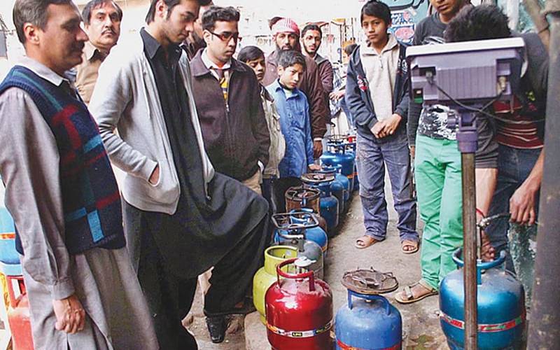 ایل پی جی کی قیمتوں میں ہوشربا اضافہ، اوپن مارکیٹ میں ریٹ 440 روپے فی کلو تک پہنچ گیا