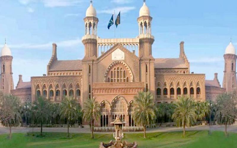 لاہور ہائیکورٹ نے میڈیکل کالجز کو افغان طلبہ کو نکالنے سے روک دیا