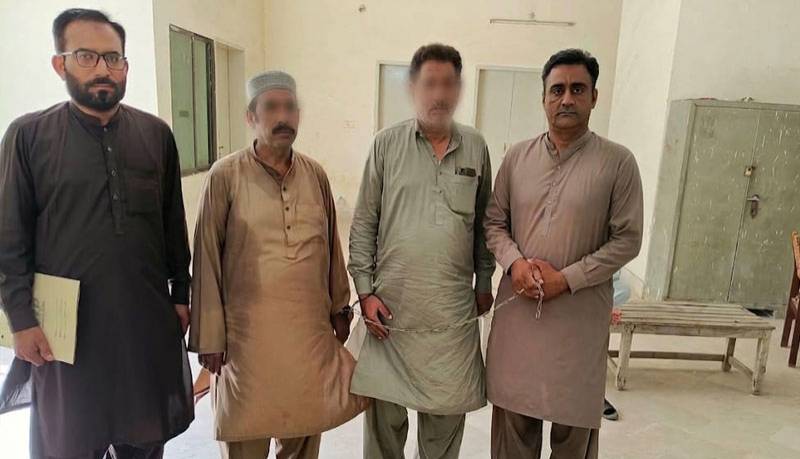 ملتان : سیکرٹری یونین کونسل محمد عابد بندیشہ 10 ہزار روپے رشوت لیتے پکڑے گئے، مقدمہ درج 