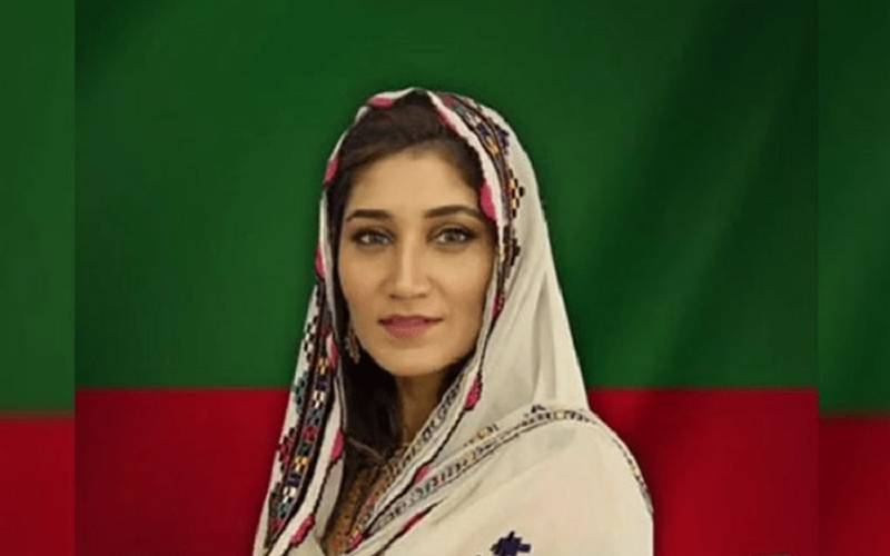 مریم نواز پر تنقید، پی ٹی آئی رہنما مہربانو قریشی کی شفیع جان کے بیان کی مذمت،معافی کا مطالبہ