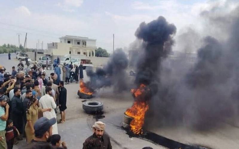 شام میں پیٹرولیم مصنوعات کی قیمتوں میں اضافے کیخلاف عوام سڑکوں پر نکل آئے