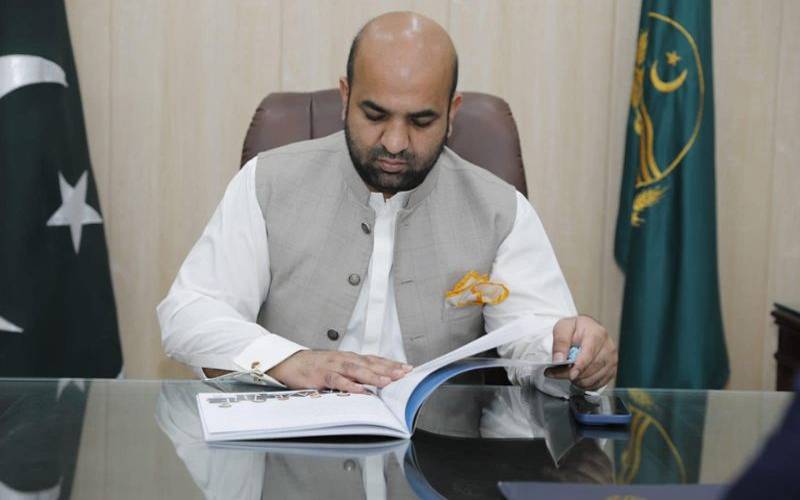  صوبائی وزیر تعلیم رانا سکندرحیات نے سکولز میں کلاسز لینے کا آغاز کردیا