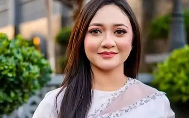 رجب بٹ کی سابق اہلیہ ایمان اسد یوٹیوب چینل لانچ کرنے کیلئے تیار 