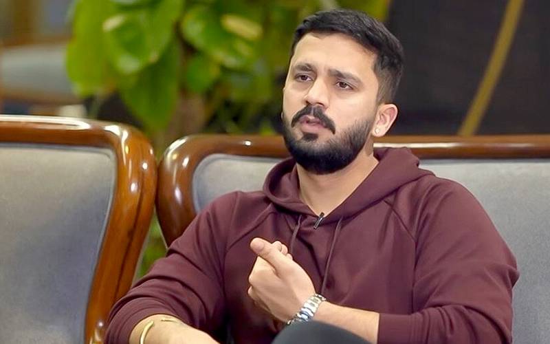 رجب بٹ نے بچوں سے متعلق متنازع بیان پر معافی مانگ لی