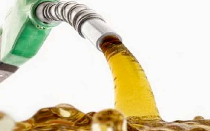 ڈیلرز کے بعد تیل کمپنیوں کا بھی مارجن میں اضافے کا مطالبہ