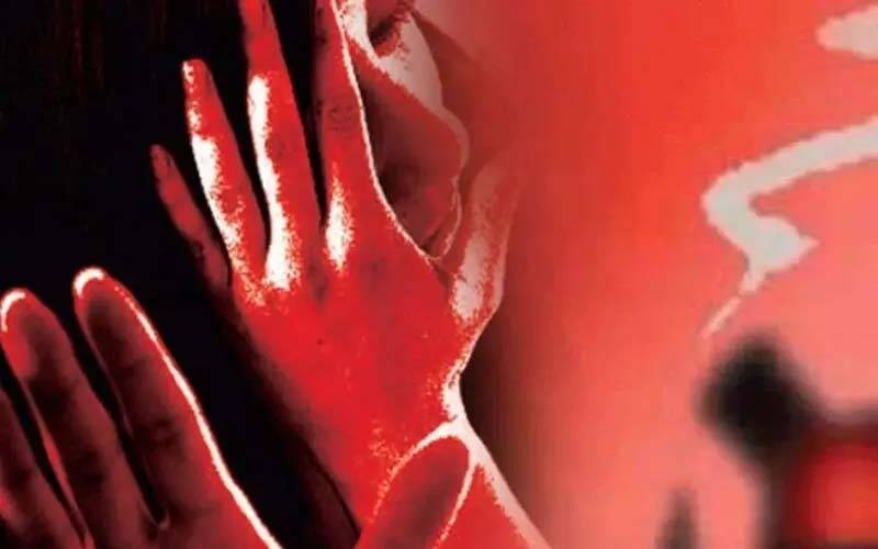 کراچی ،خاتون اور اس کا شوہر تیزاب گردی کا شکار