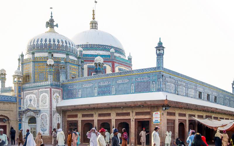 حضرت خواجہ غلام فرید ؒ کا 129 واں عرس؛ زائرین کی کوٹ مٹھن آمد کا سلسلہ جاری