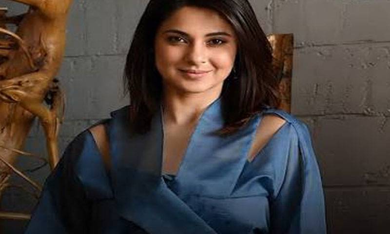 بھارتی ٹی وی کی مقبول اداکارہ جینیفر ونگٹ کی دیسی شادی کے چرچے 