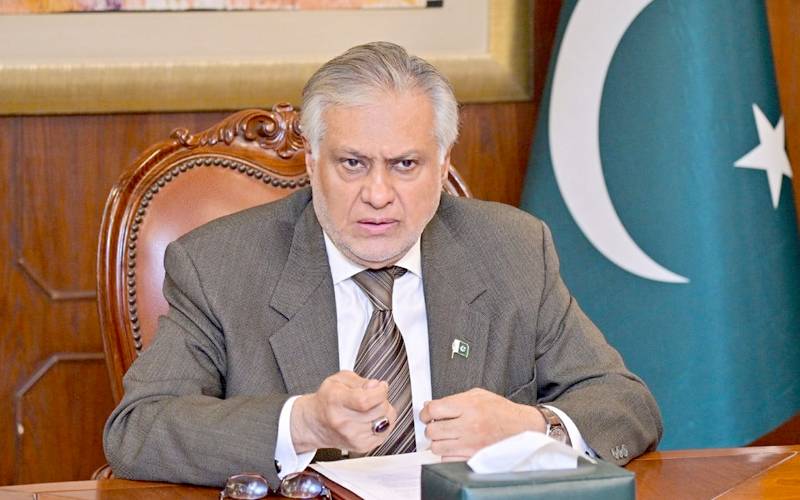 جنرل اسمبلی اجلاس میں شرکت کیلئے اسحاق ڈار نیویارک روانہ