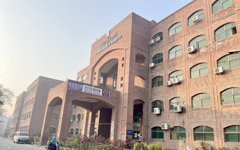 لاہورجنرل ہسپتال آنیوالے مریضوں اور لواحقین کا بڑا مسئلہ حل ہوگیا